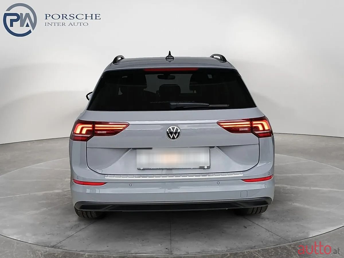 2024' Volkswagen Golf photo #4
