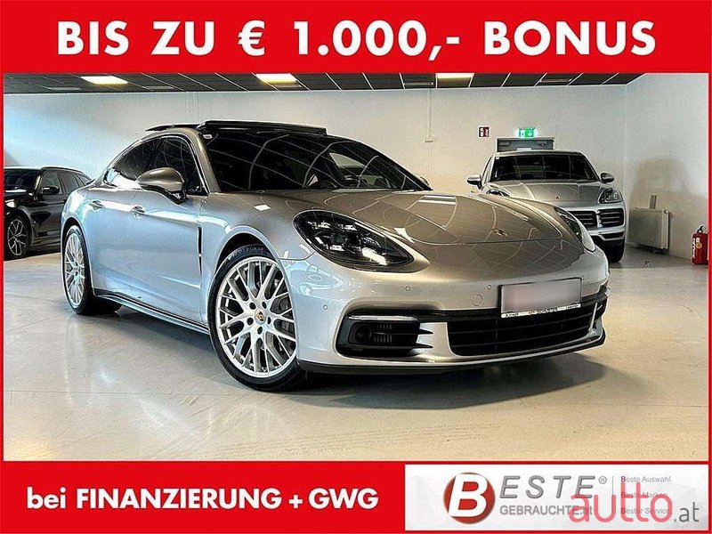 2018' Porsche Panamera photo #1