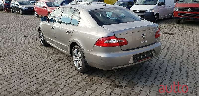 2013' Skoda Superb photo #3