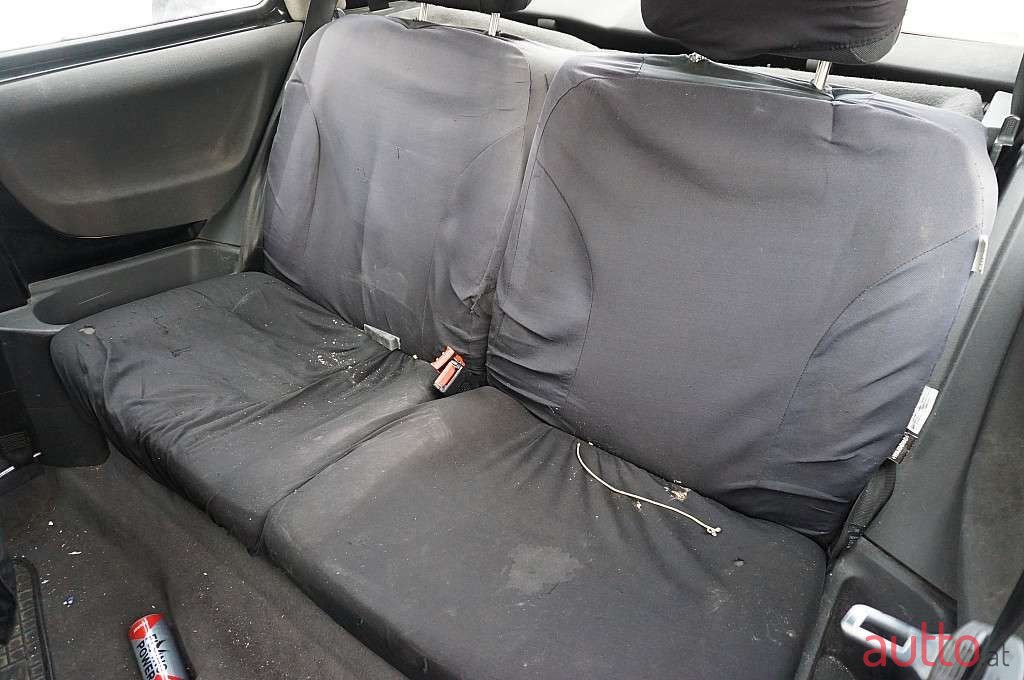 2001' Volkswagen Lupo photo #6