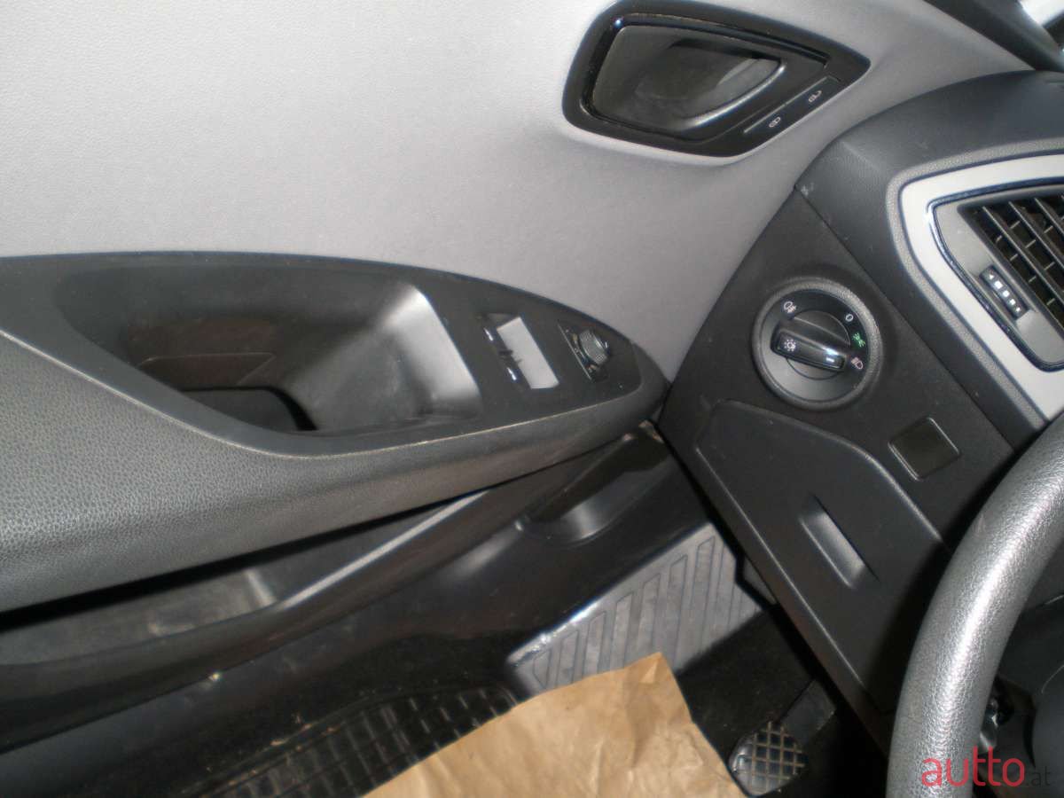 2019' SEAT Leon photo #6