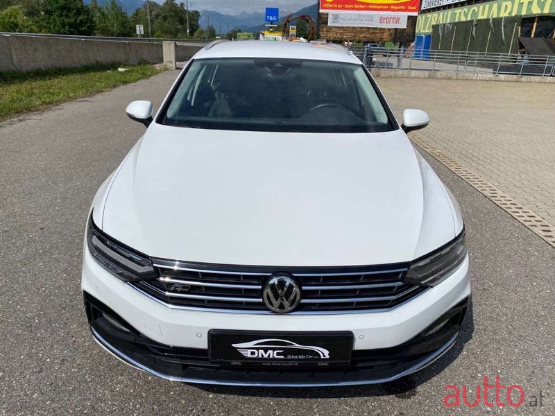 2020' Volkswagen Passat photo #6