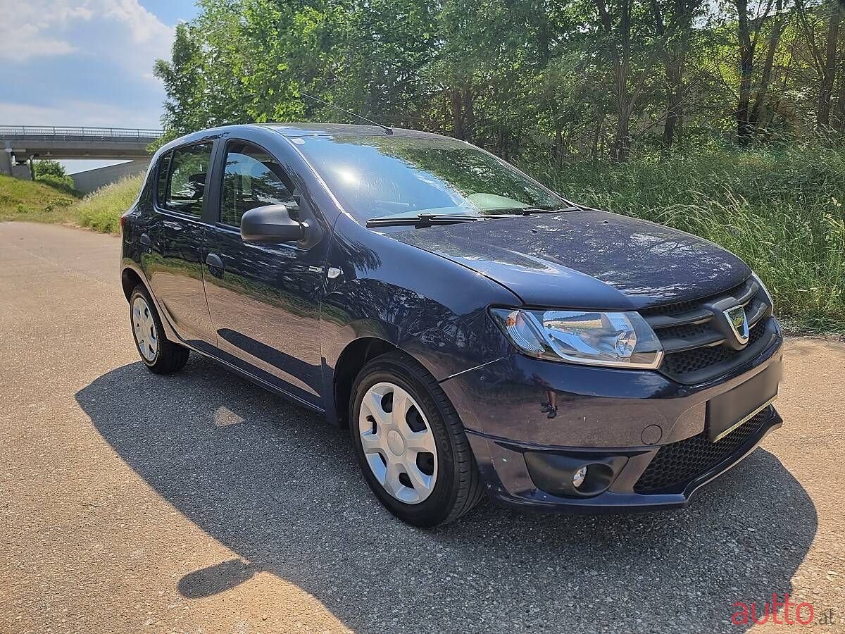 2016' Dacia Sandero photo #4