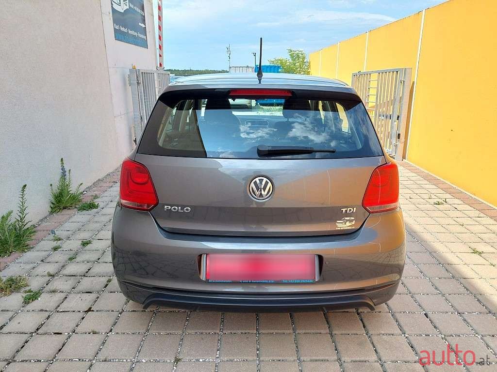 2013' Volkswagen Polo photo #6