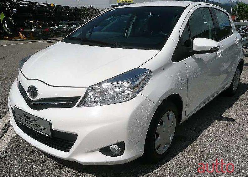 2013' Toyota Yaris photo #1