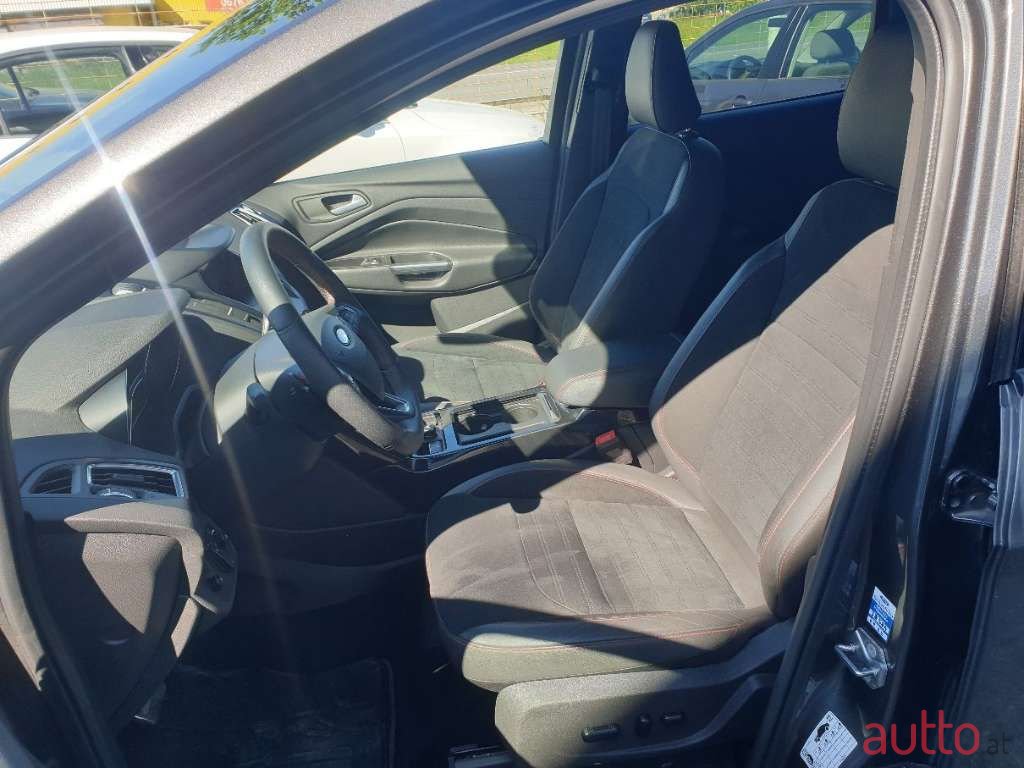 2019' Ford Kuga photo #6