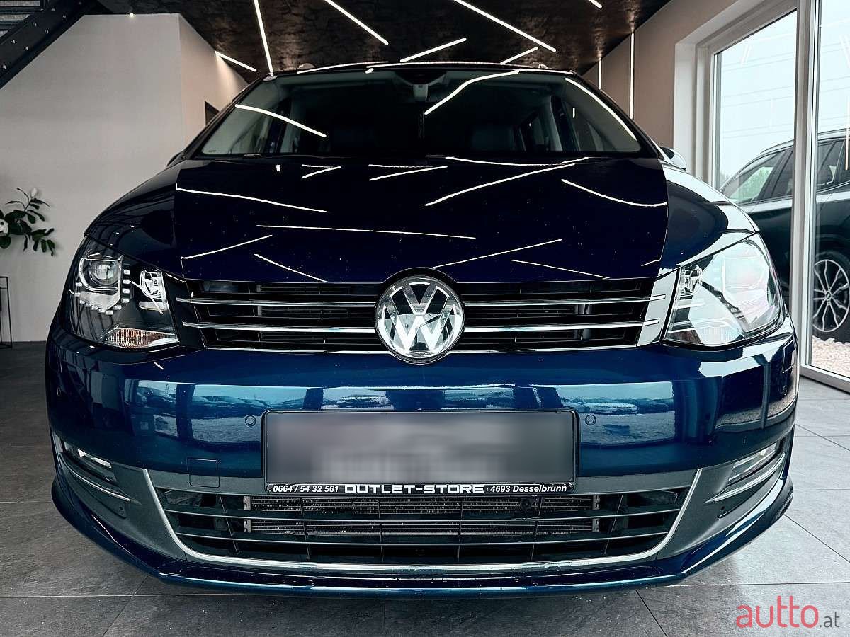 2020' Volkswagen Sharan photo #2