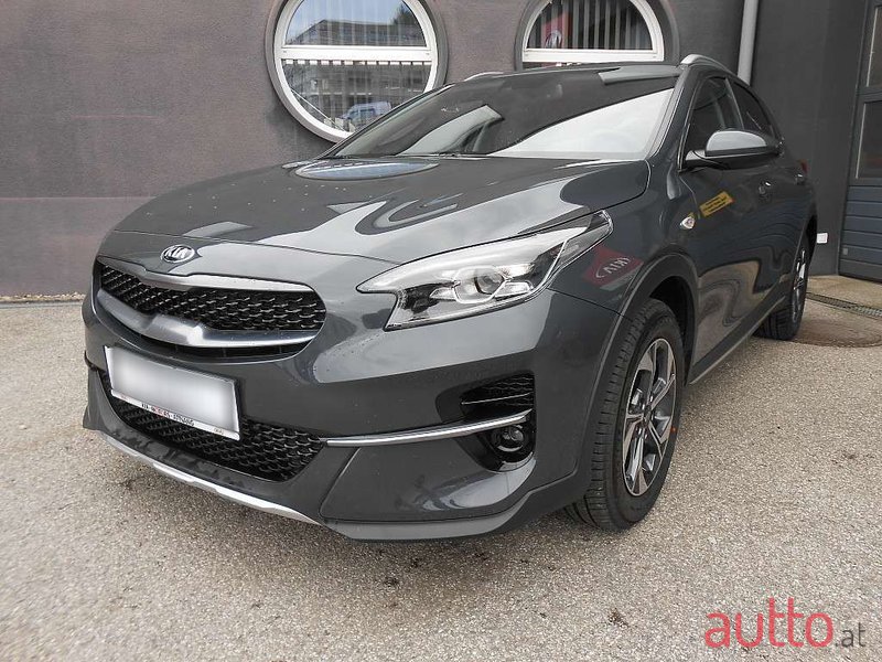 2023' Kia XCeed photo #2