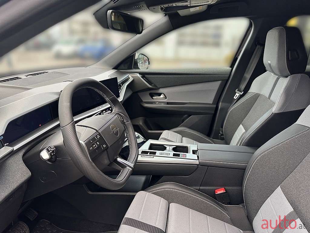 2024' Opel Grandland photo #3