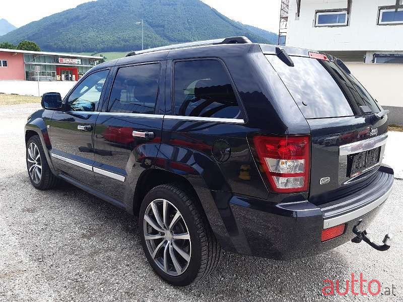 2010' Jeep Grand Cherokee photo #4
