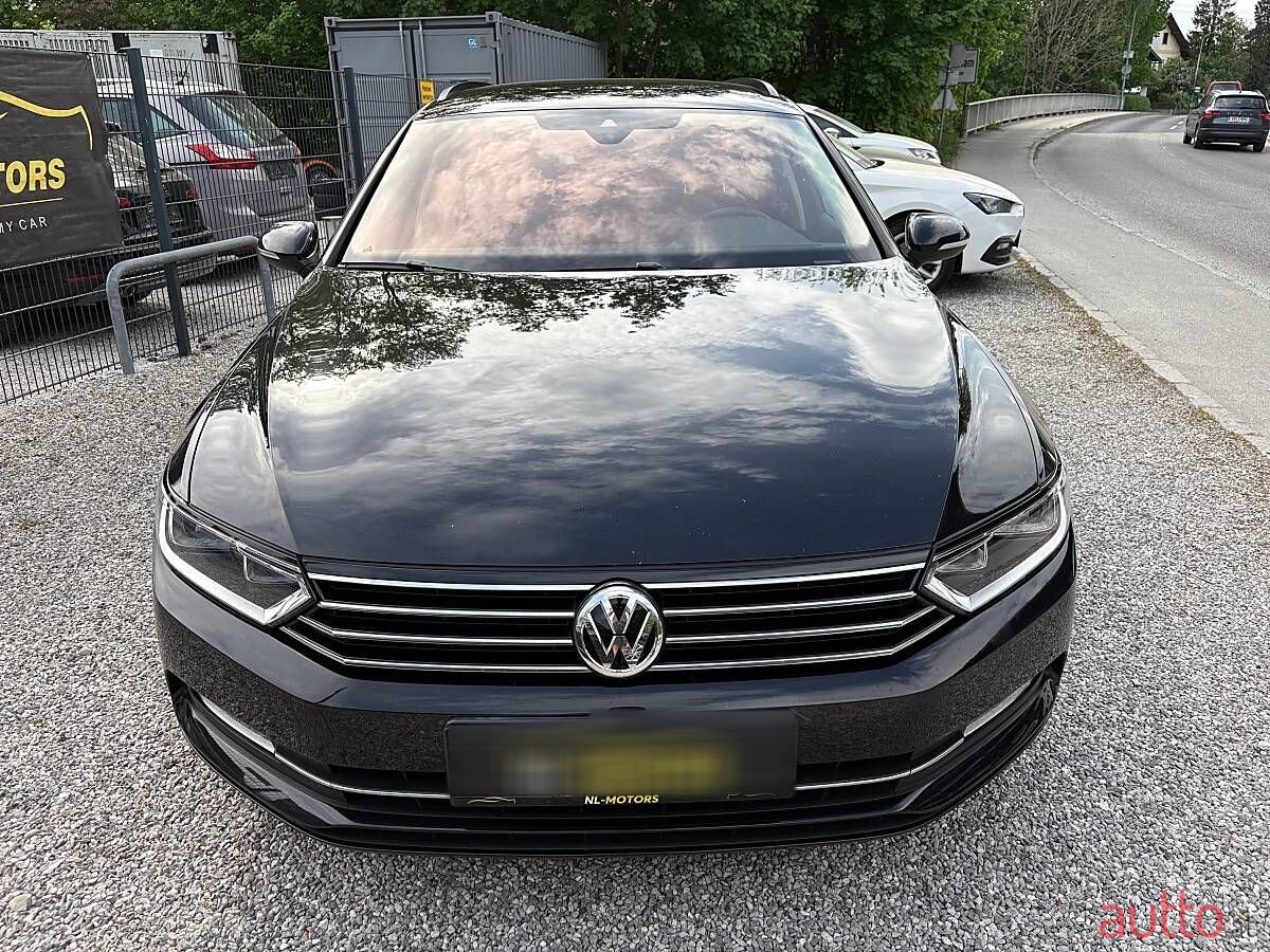 2019' Volkswagen Passat photo #2