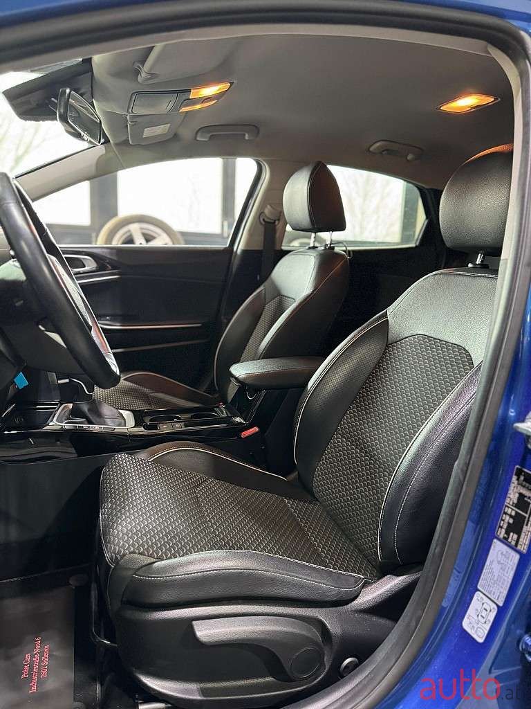 2022' Kia XCeed photo #6