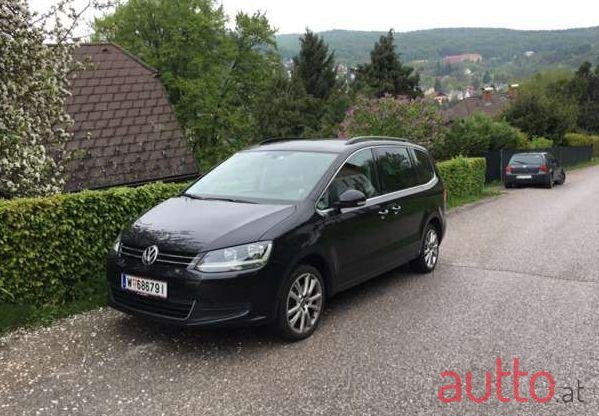 2011' Volkswagen Sharan photo #1