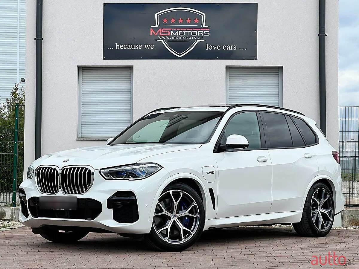 2022' BMW X5 photo #3