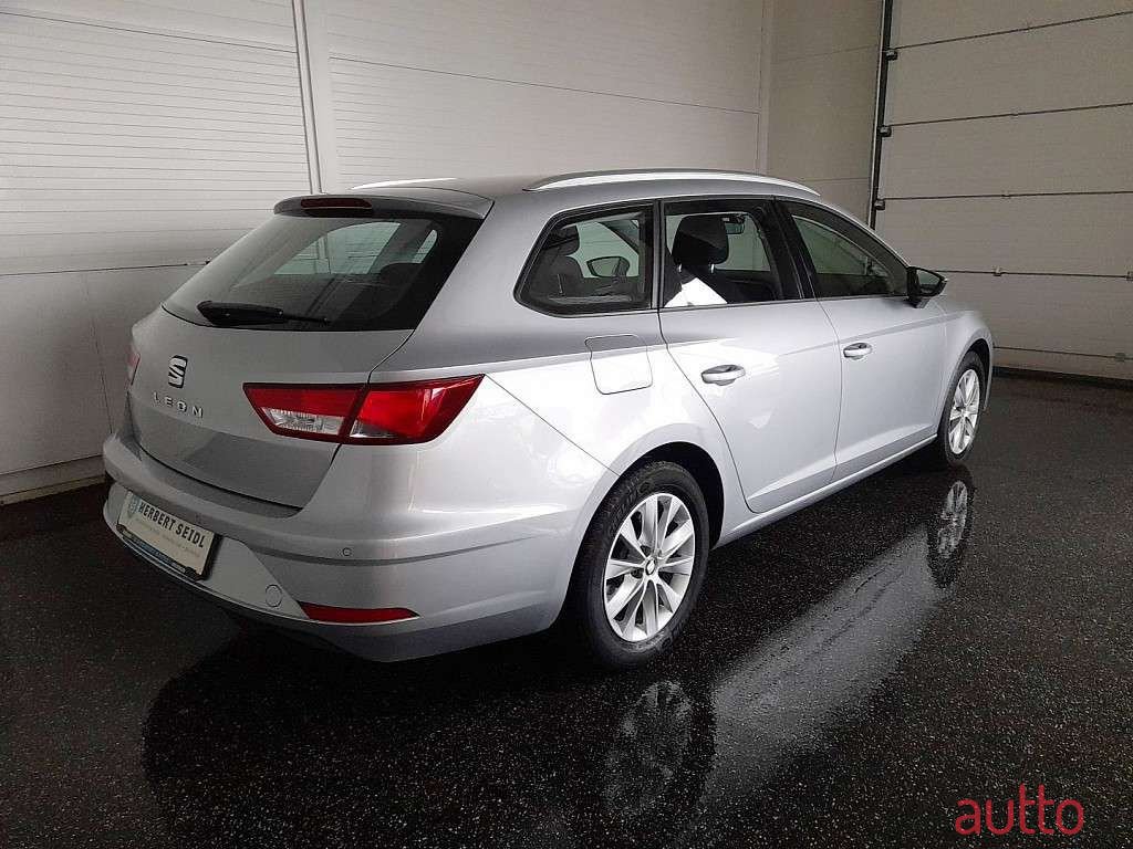 2019' SEAT Leon photo #1
