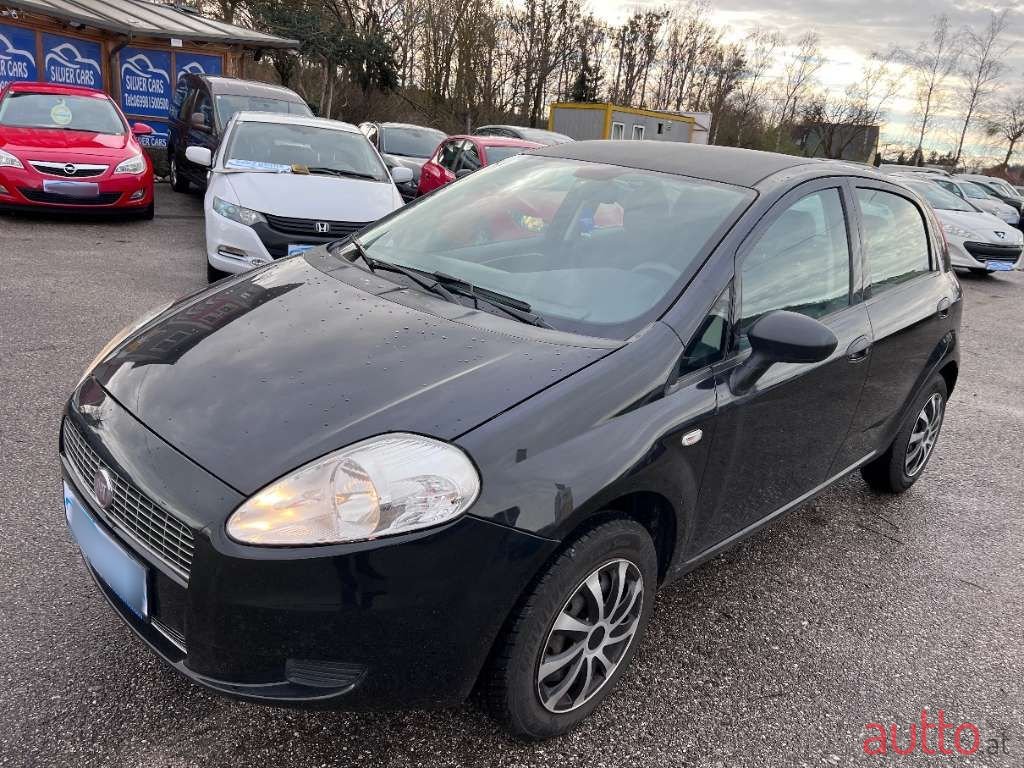 2009' Fiat Grande Punto photo #3