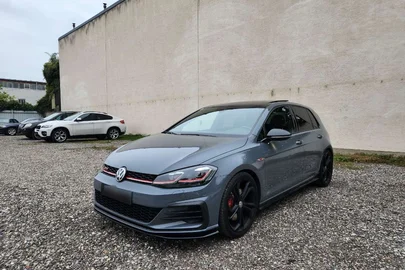 2019' Volkswagen Golf