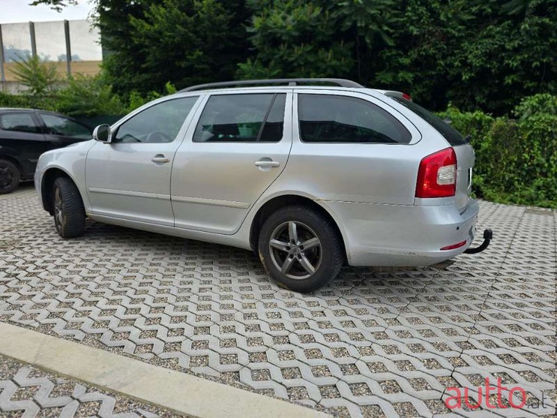 2011' Skoda Octavia photo #5