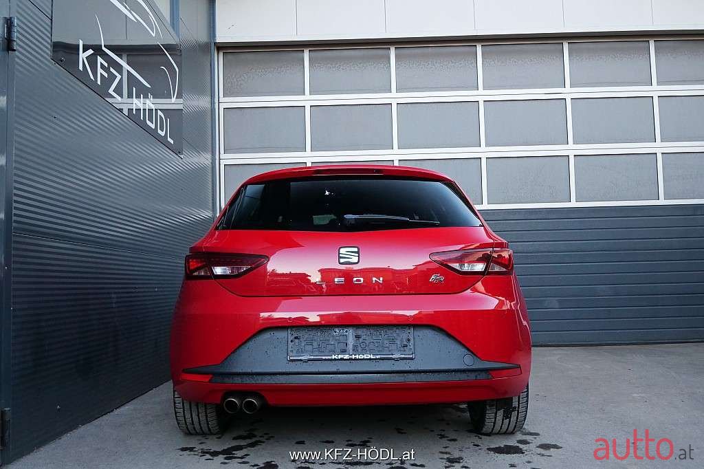 2013' SEAT Leon photo #3