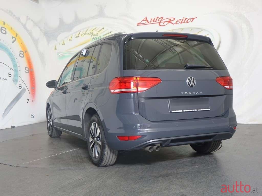 2024' Volkswagen Touran photo #5