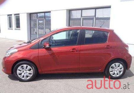 2013' Toyota Yaris photo #5