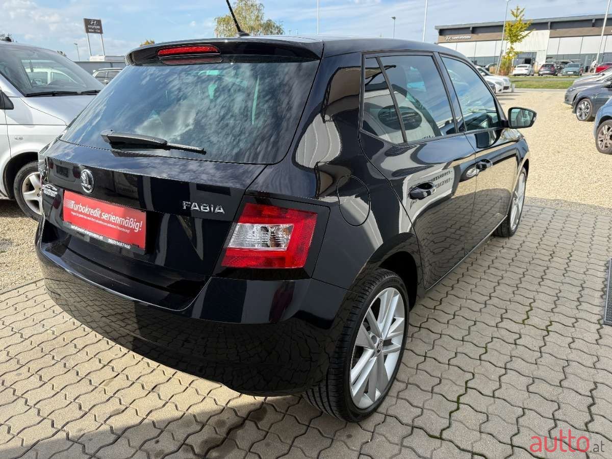 2015' Skoda Fabia photo #3