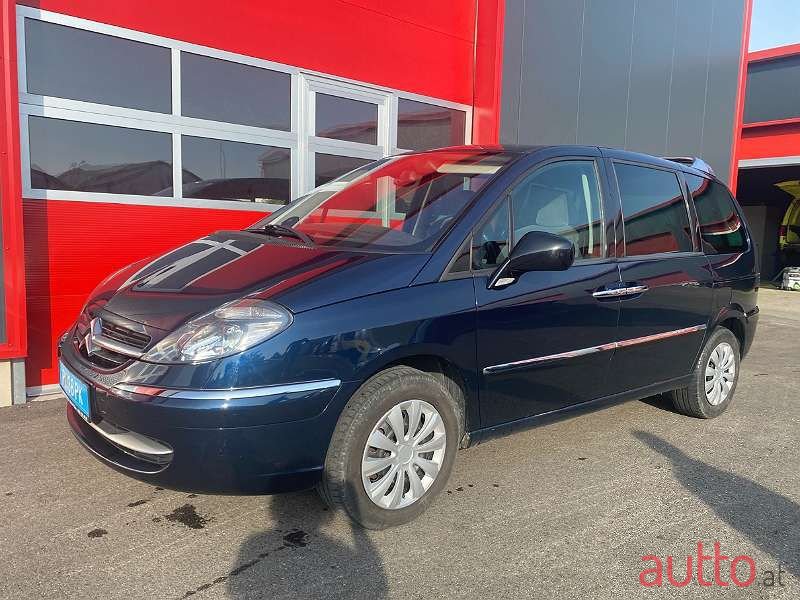 2012' Citroen C8 photo #5