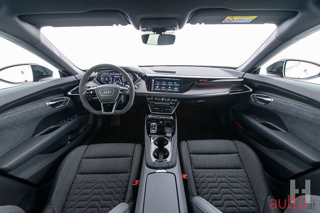 2023' Audi e-tron GT photo #4