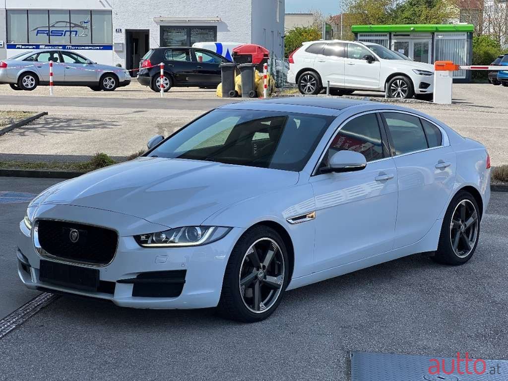 2016' Jaguar XE photo #3
