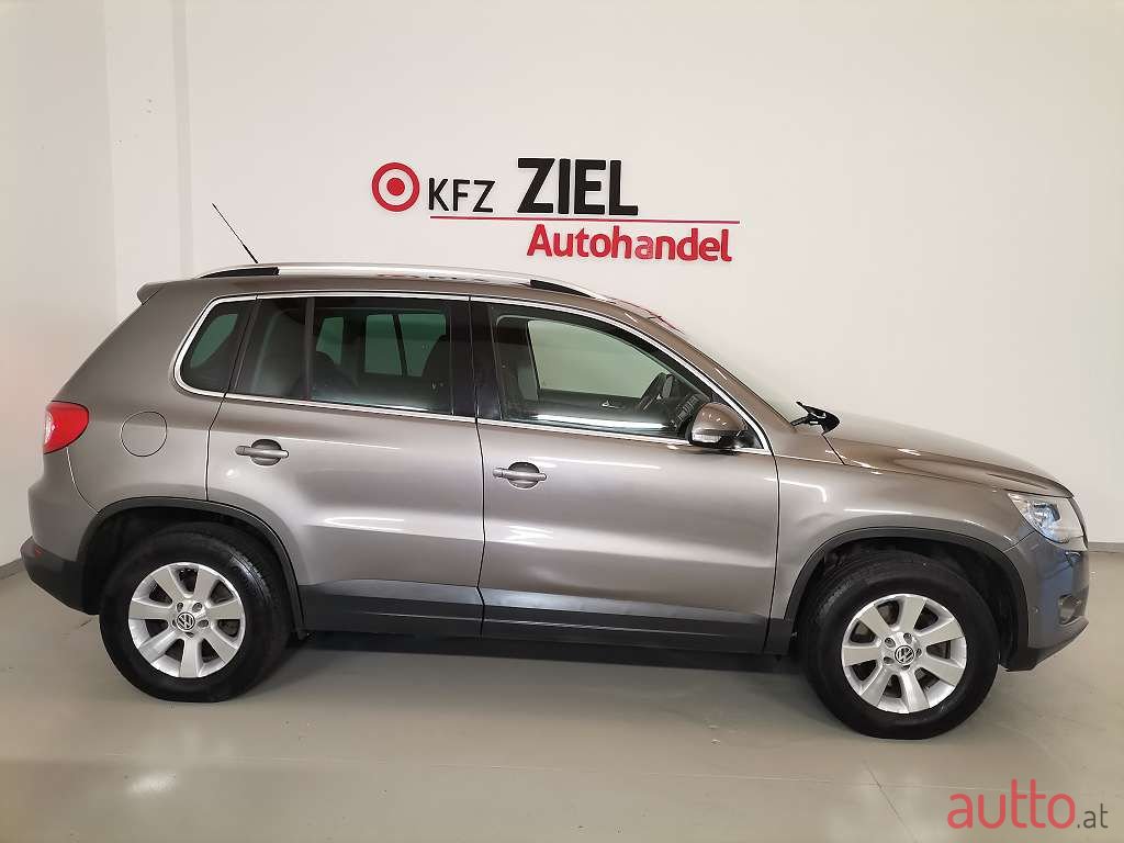 2009' Volkswagen Tiguan photo #3