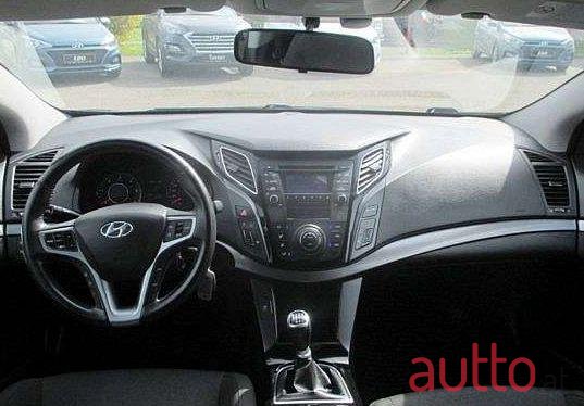 2012' Hyundai i40 photo #1