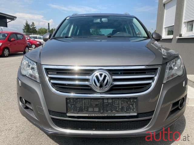 2008' Volkswagen Tiguan photo #2