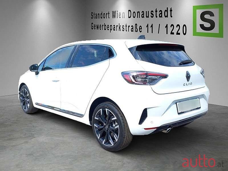 2024' Renault Clio photo #2