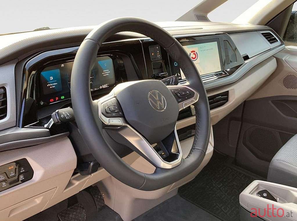 2023' Volkswagen Multivan photo #5