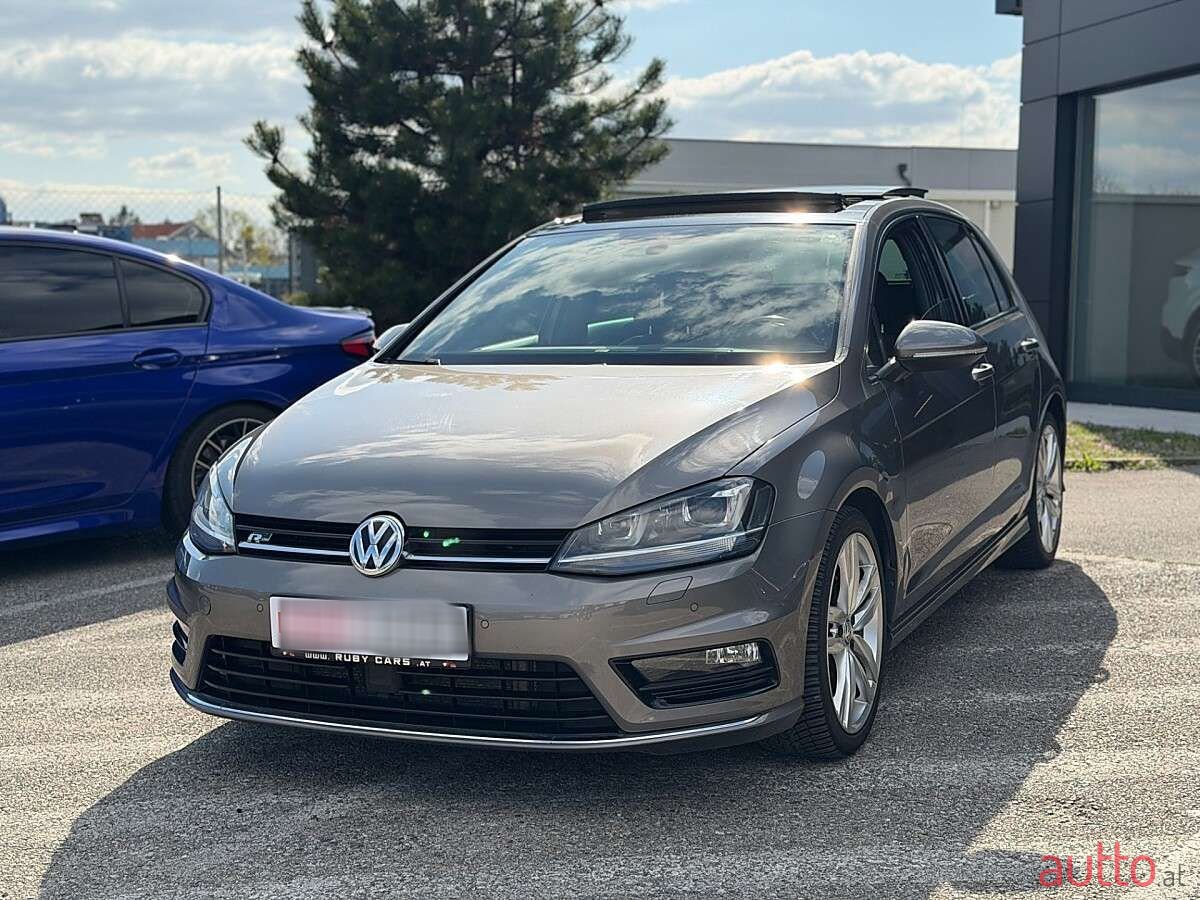 2015' Volkswagen Golf photo #2