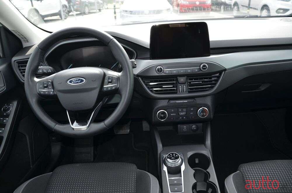 2022' Ford Focus photo #4