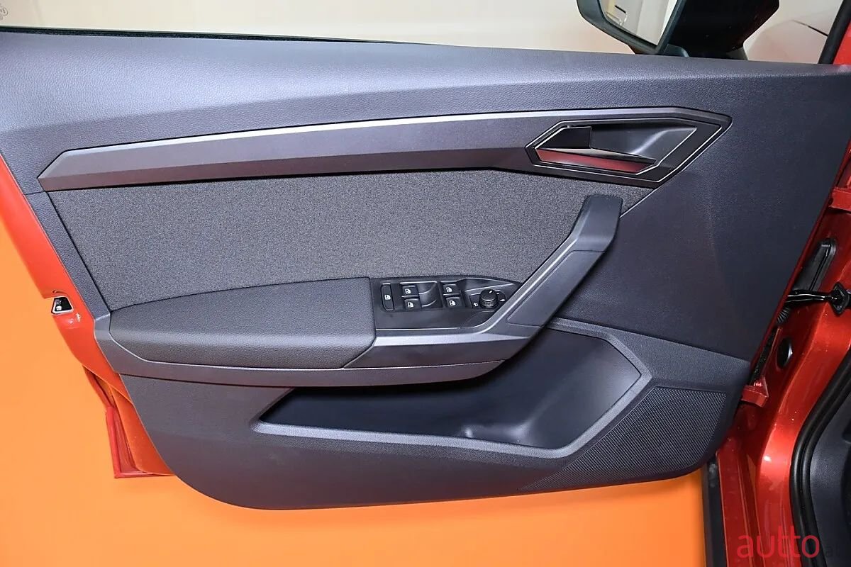 2024' SEAT Arona photo #5