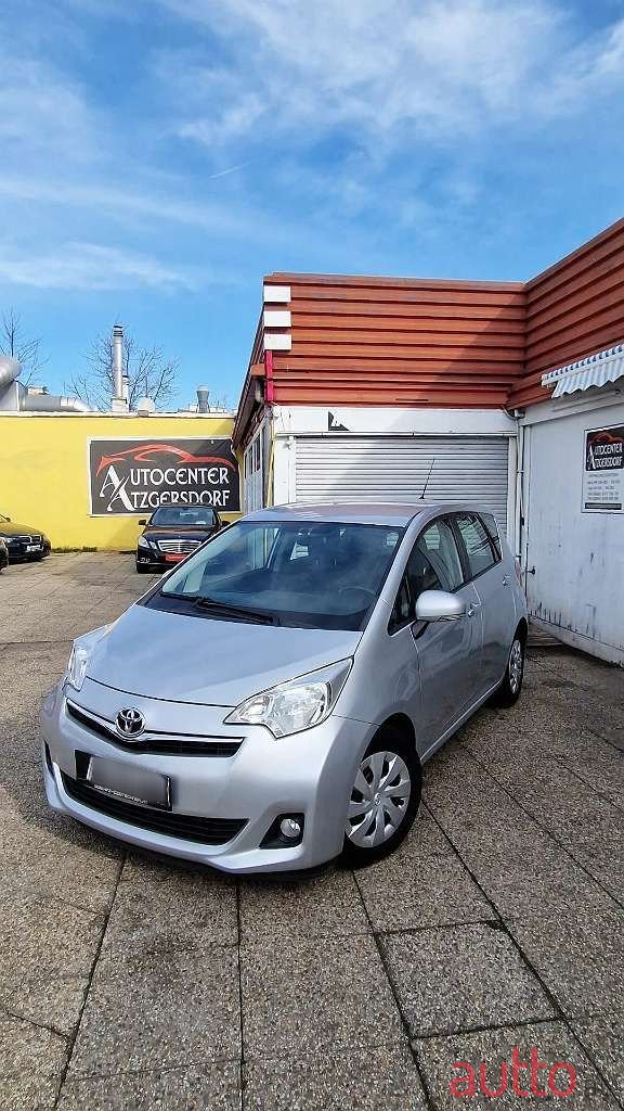 2012' Toyota Verso photo #1