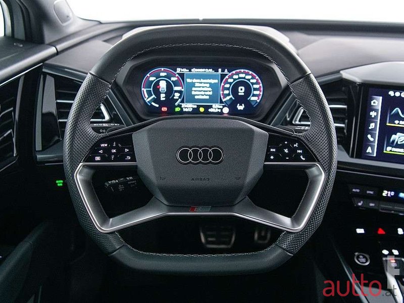 2023' Audi Q4 photo #5