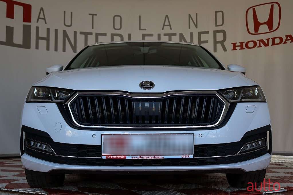 2022' Skoda Octavia photo #5