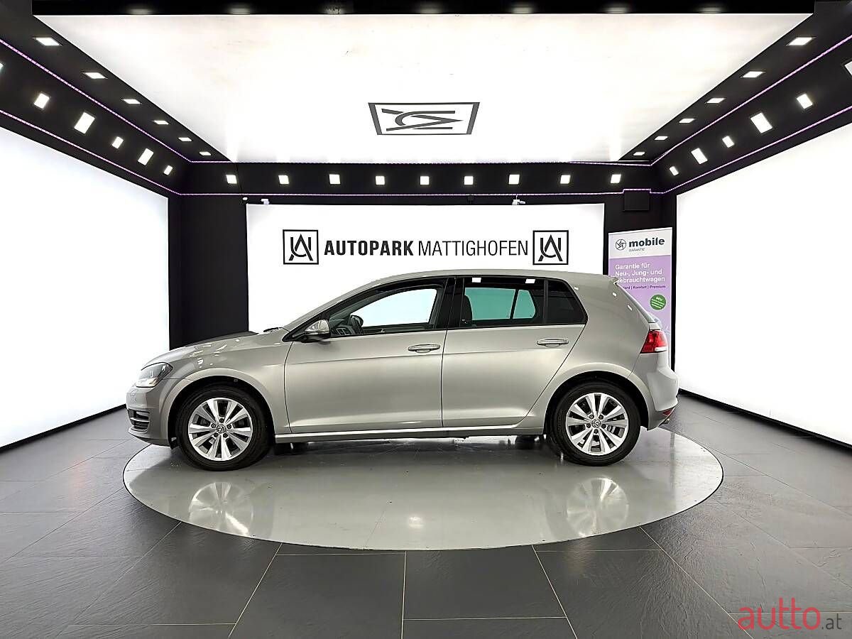 2016' Volkswagen Golf photo #2