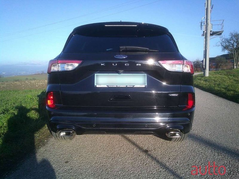 2023' Ford Kuga photo #2