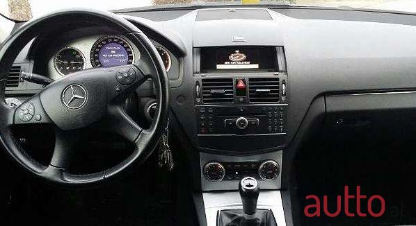 2008' Mercedes-Benz C-Klasse photo #2
