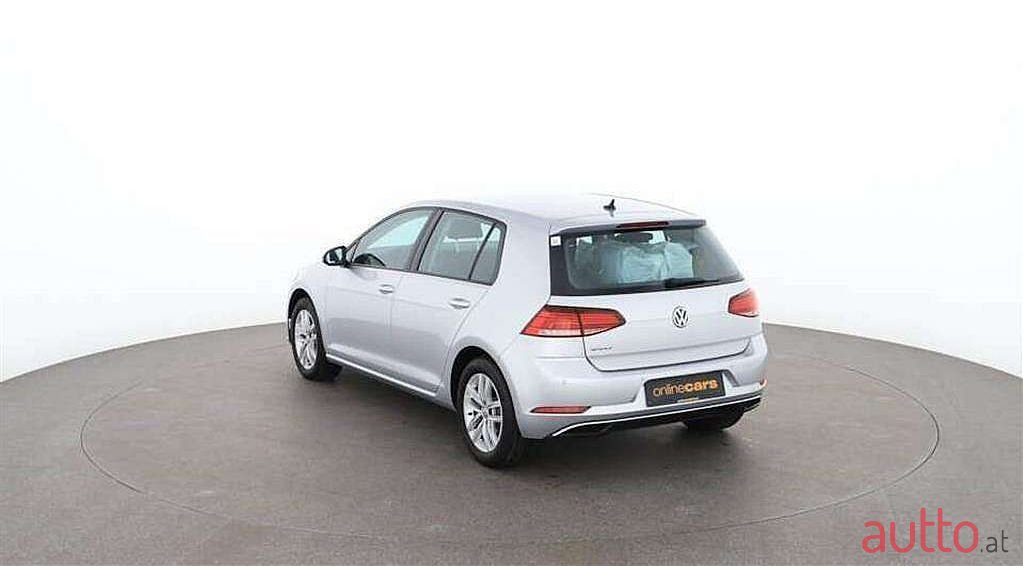 2019' Volkswagen Golf photo #4