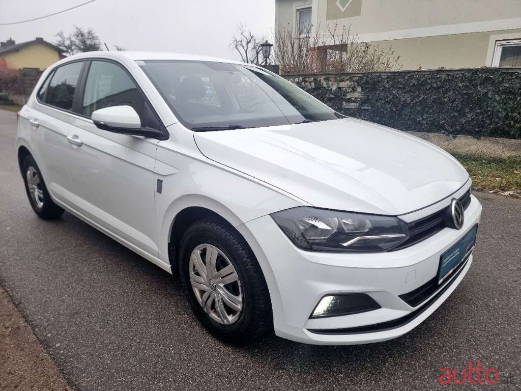 2017' Volkswagen Polo photo #6