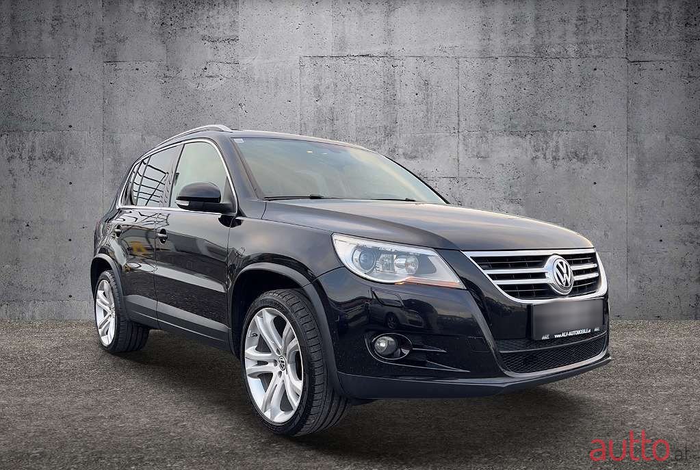 2010' Volkswagen Tiguan photo #1