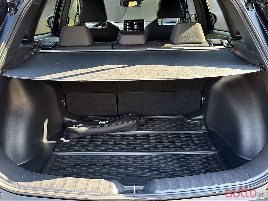 2024' Toyota Corolla Cross photo #6