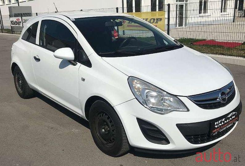 2011' Opel Corsa photo #2