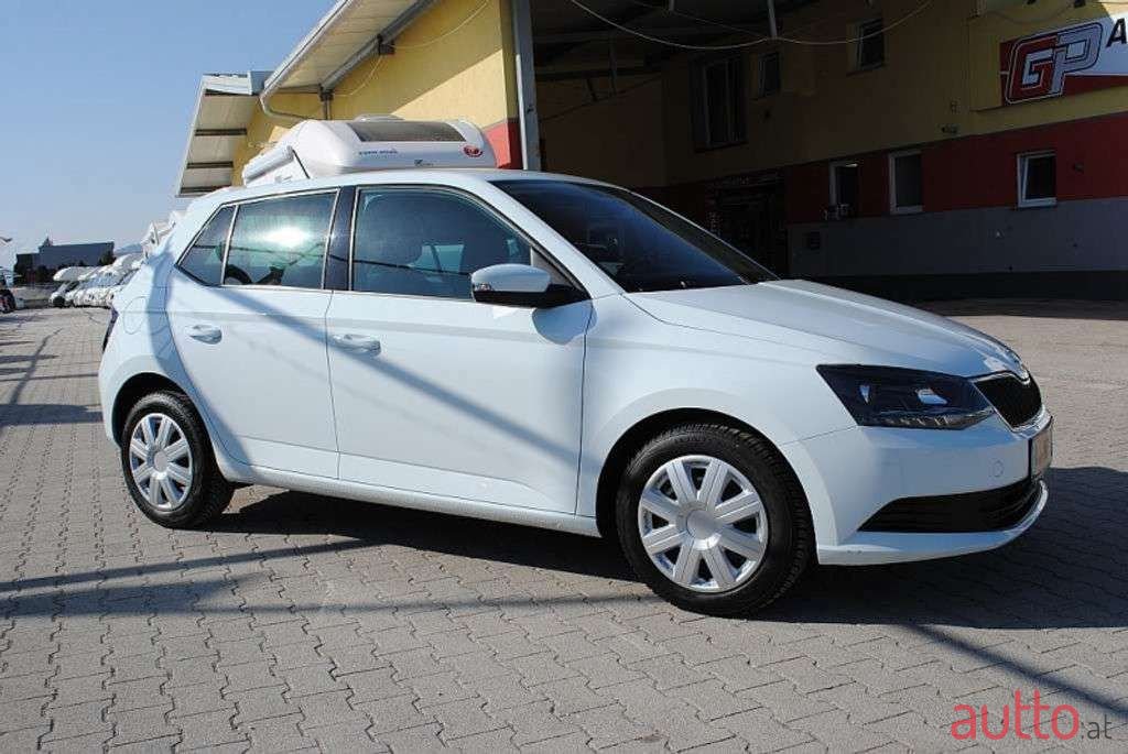 2016' Skoda Fabia photo #2