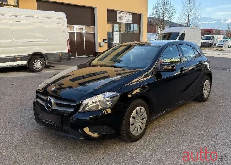 2013' Mercedes-Benz A-Klasse photo #2